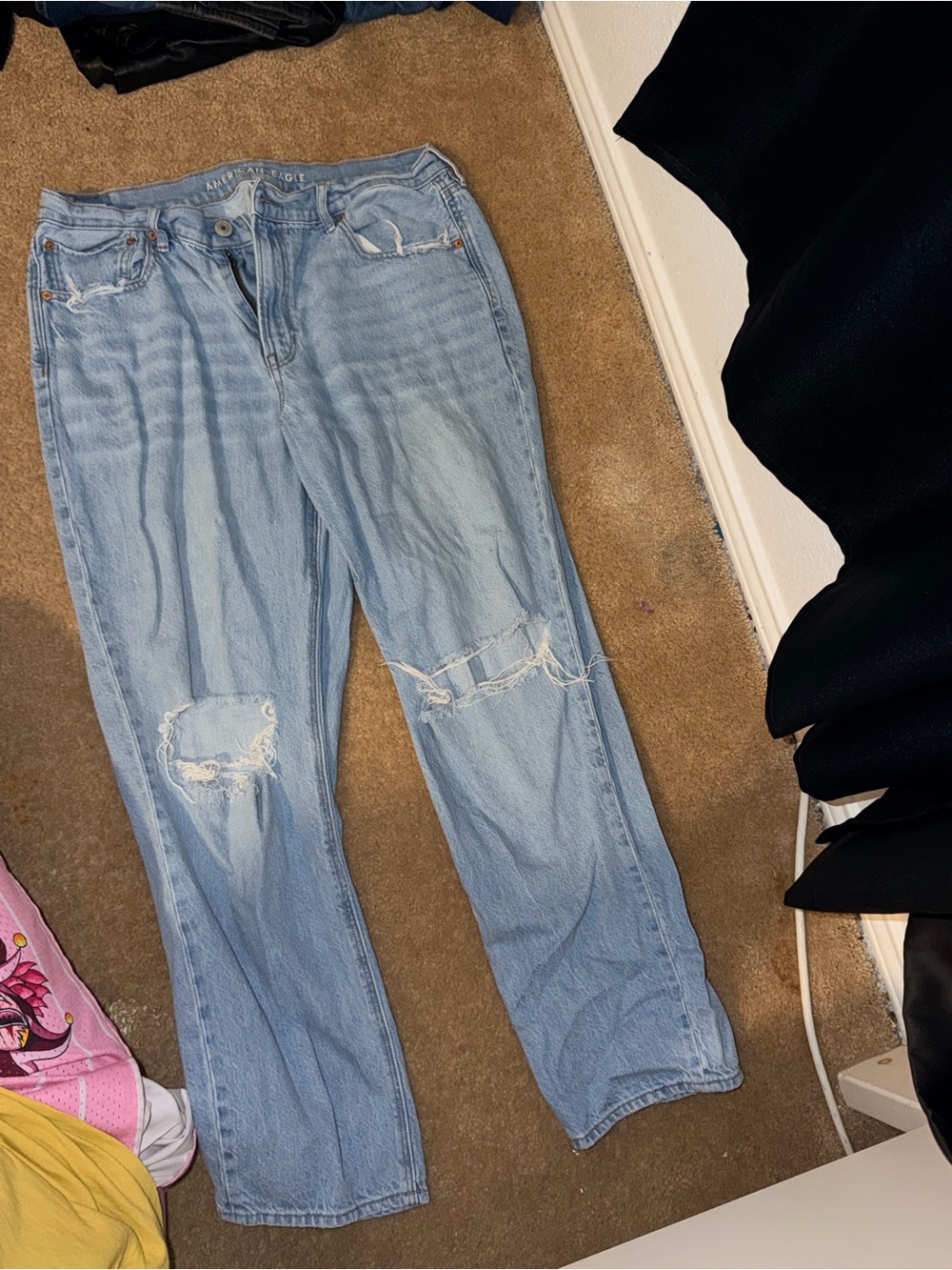American Eagle Outfitters Light Blue Ripped Boyfriend Jeans - Picture 2 of 2